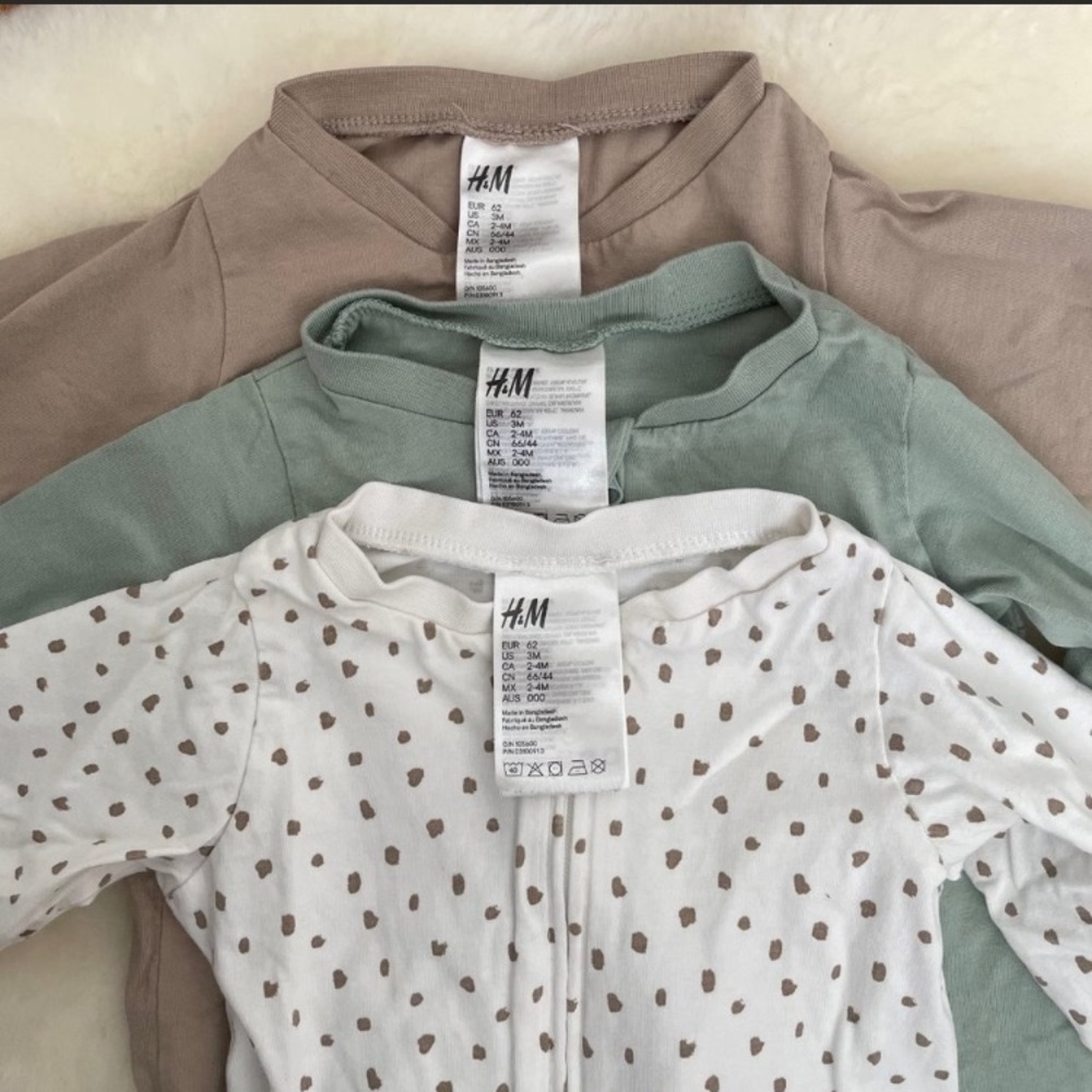 H&M 3-pack Zip Up Footie Pajamas 0-3month